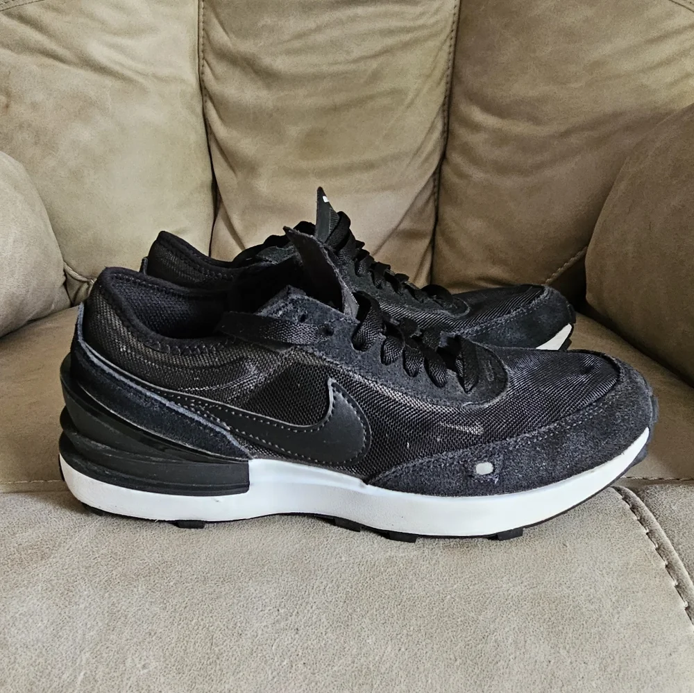 Nike Wuffle One Black Suede Sneakers Size 6.5Y (38)‎